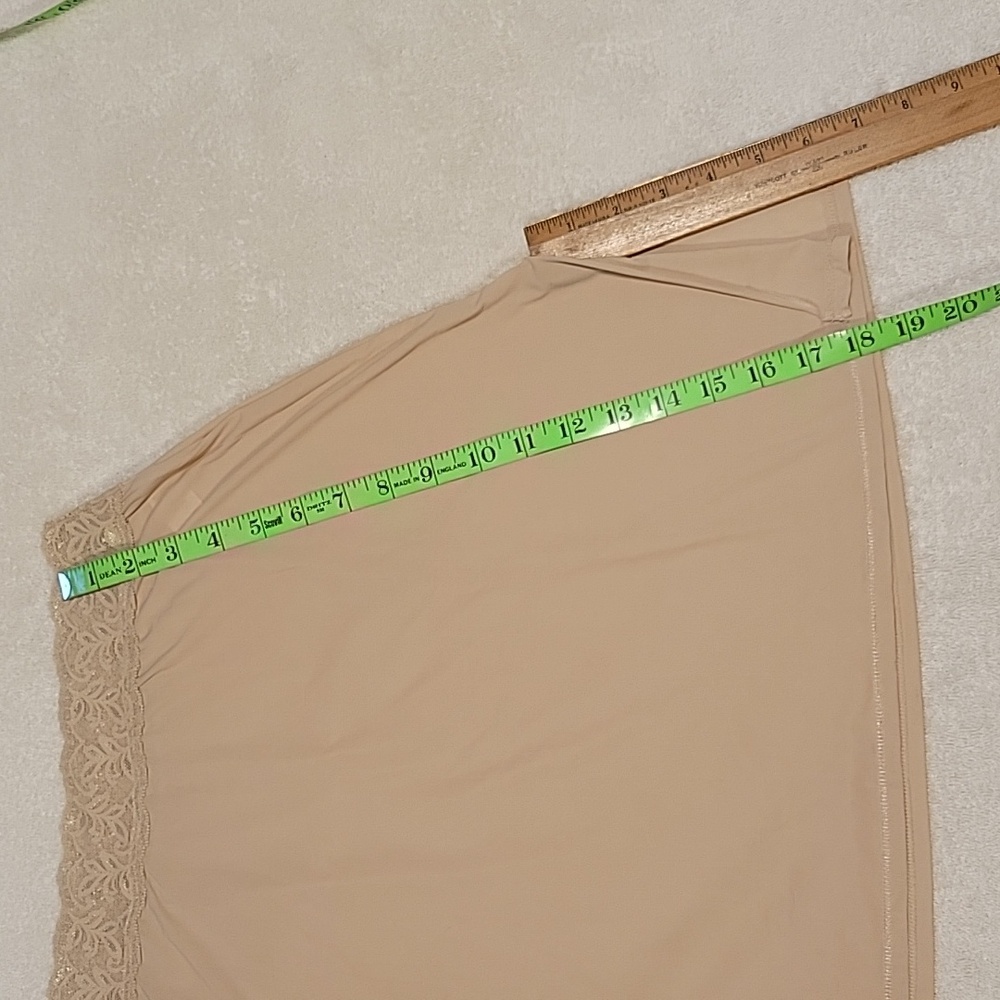 Vanity Fair Vintage (2) Lace Trim Half Slips, White And Beige - Picture 4 of 15